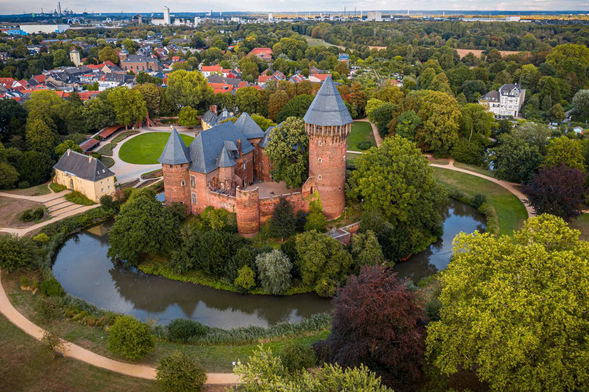 Krefeld SEA QUCOMM // MARKETING